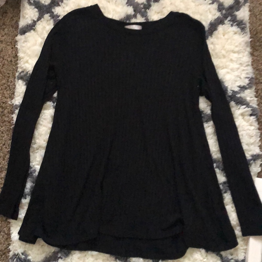 🖤4 for 25 long sleeve swing top with cutout